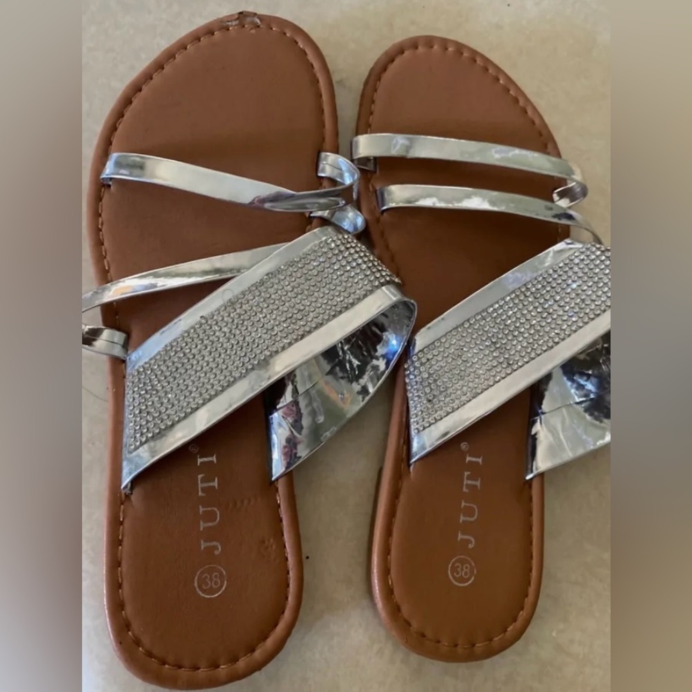 Women’s sandals